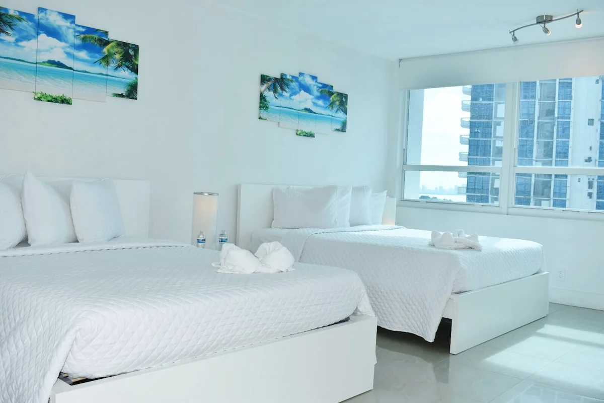 Oceanfront Condo-Hotel with Bay Views