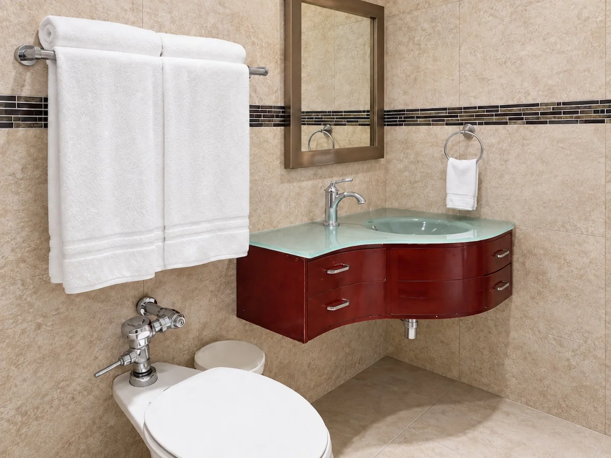 Bathroom — Photo 2