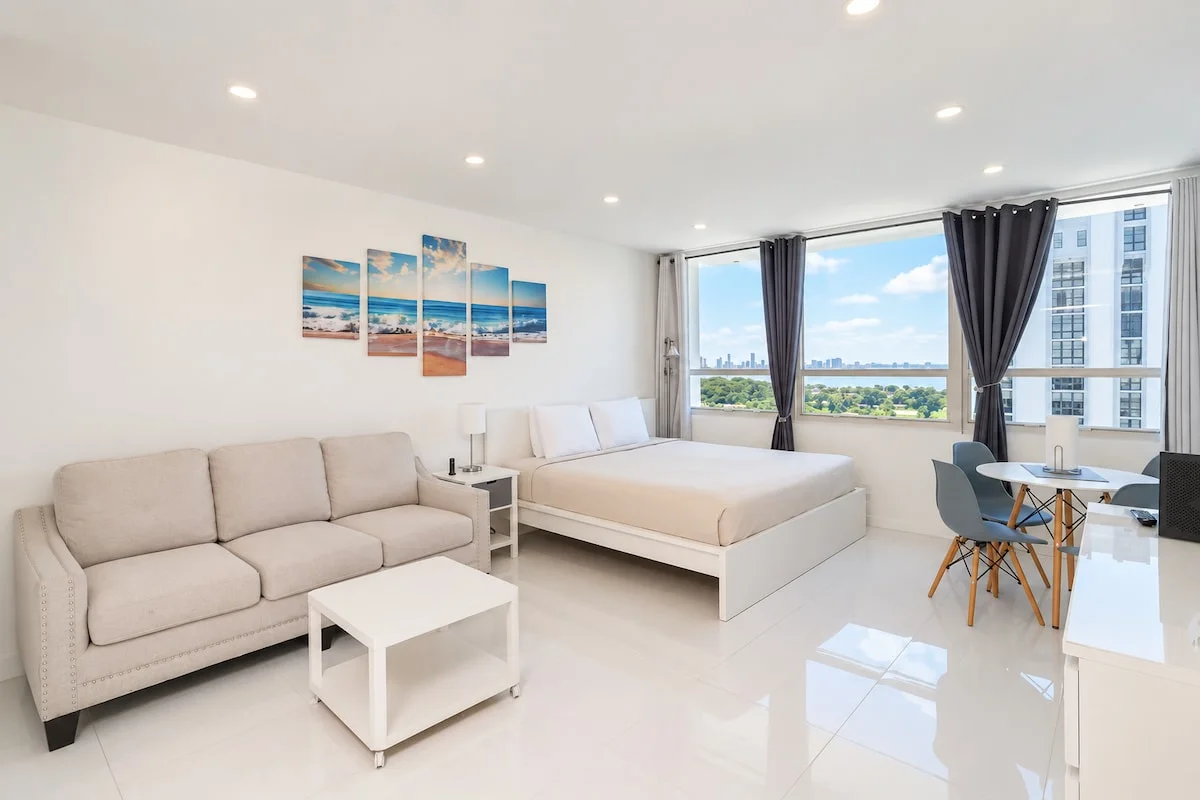 Oceanfront King Bed Condo with Bay Views