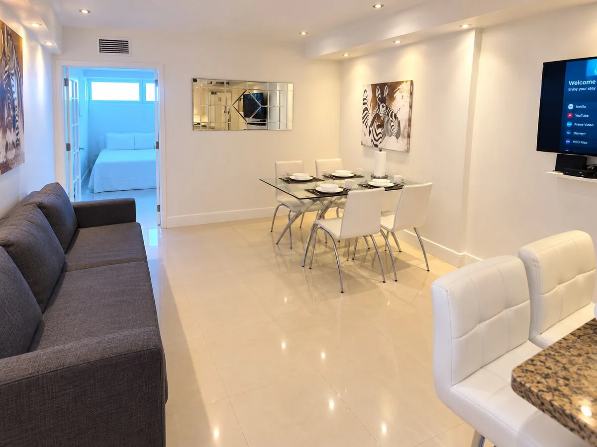 Beachfront 1 Bedroom Condo-Hotel A23 — Photo 5