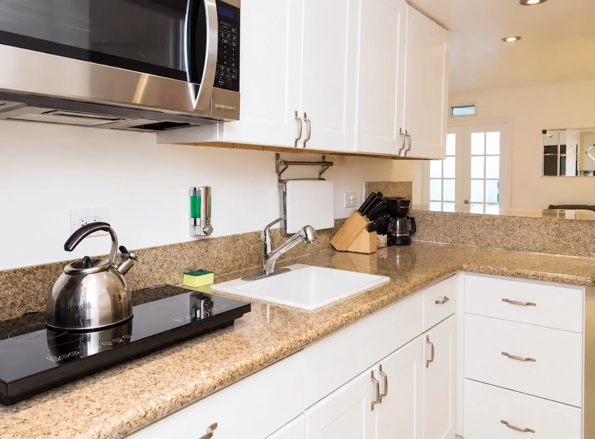 Kitchen — Photo 2