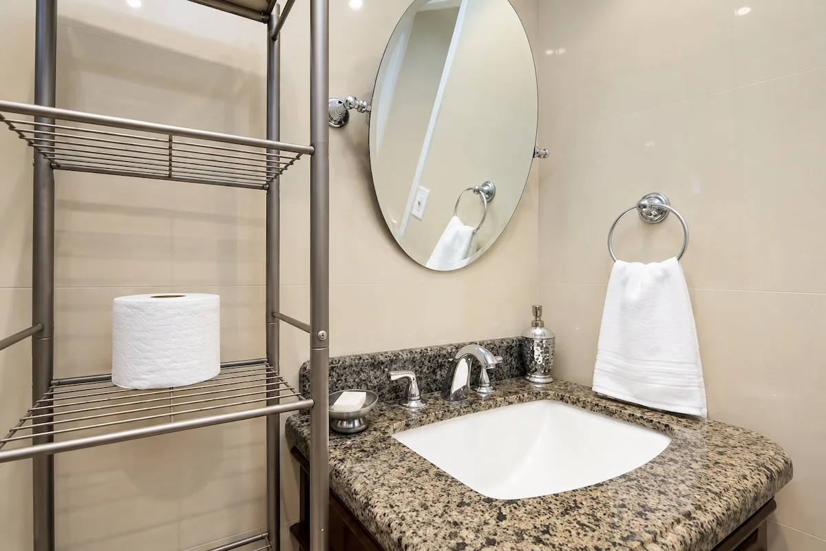 Bathroom — Photo 2
