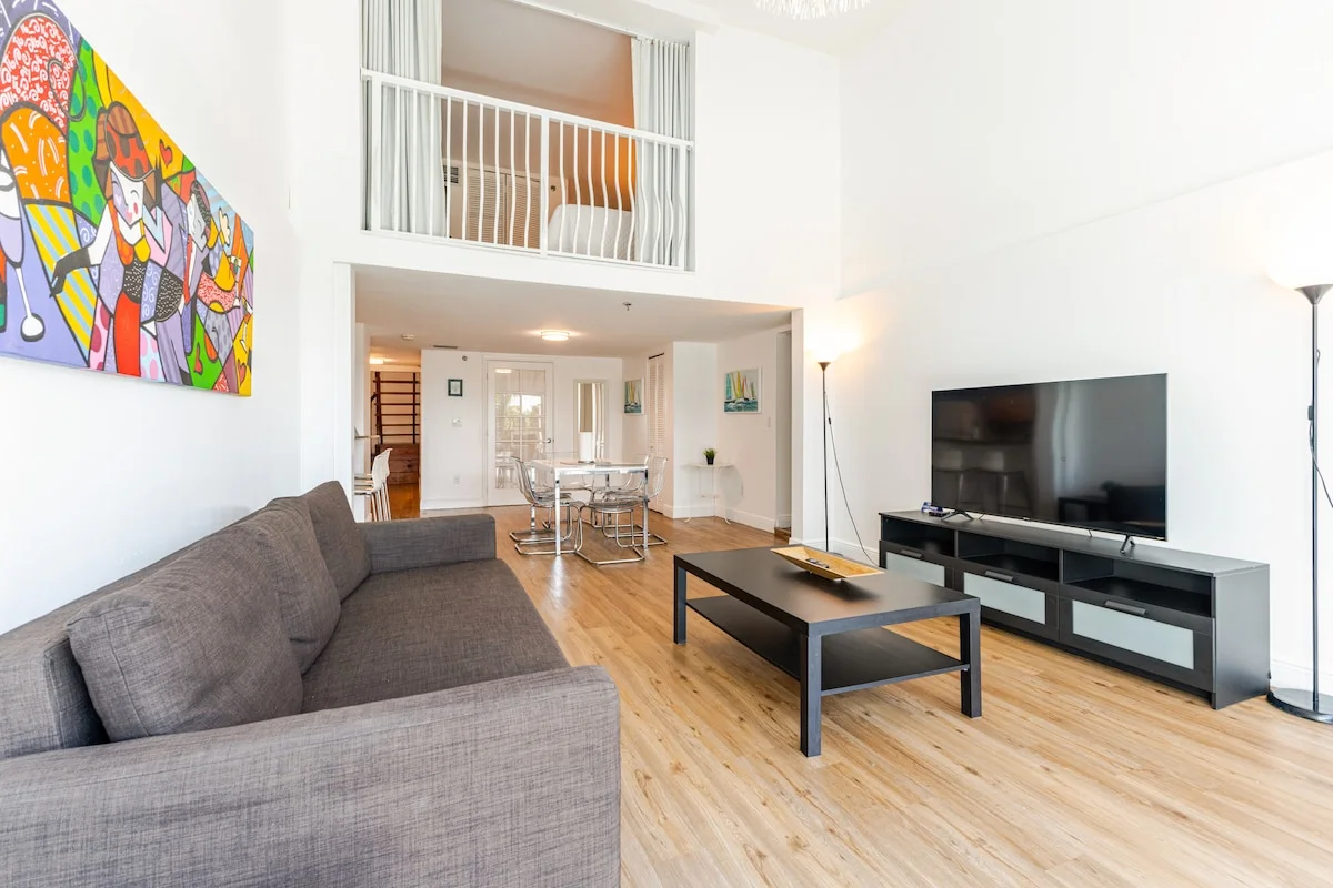 Beachfront 3 Bedroom Condo-Hotel with Bay Views