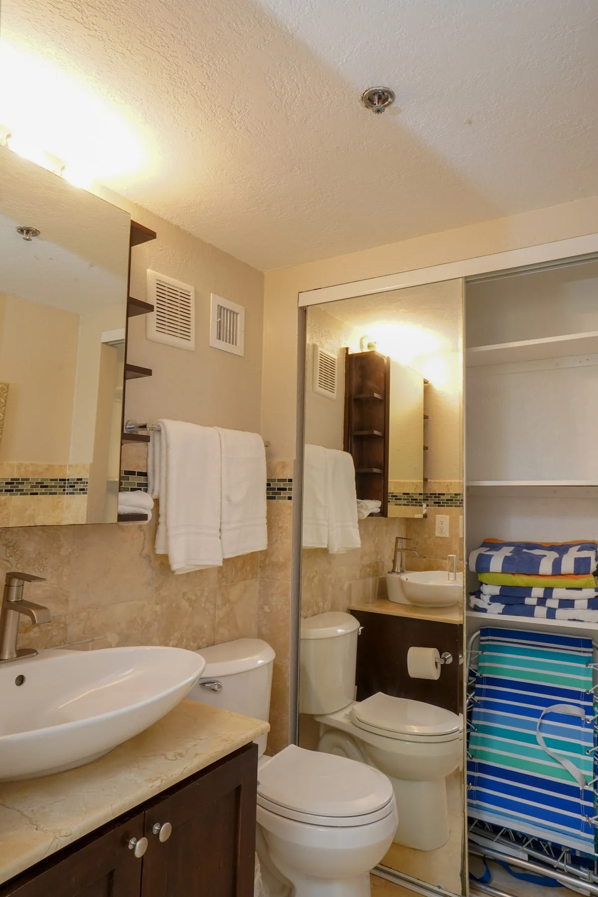 Bathroom 2 — Photo 1
