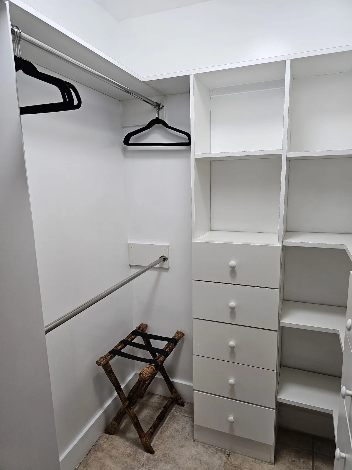 Closet — Photo 1
