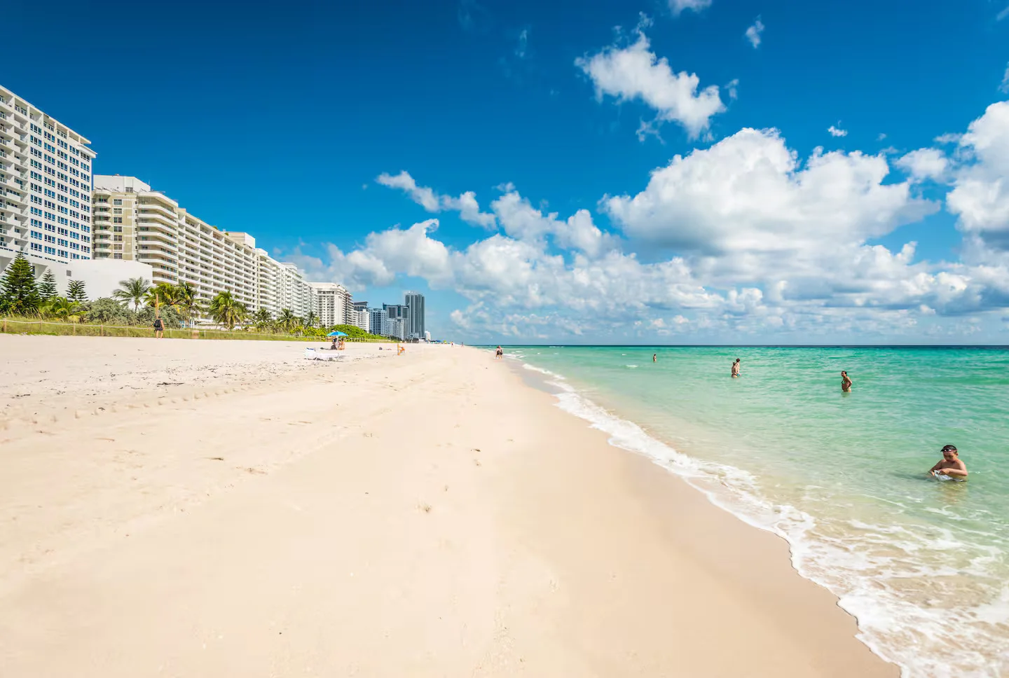Beachfront 3 Bedroom Condo-Hotel with Bay Views A20 — Photo 4